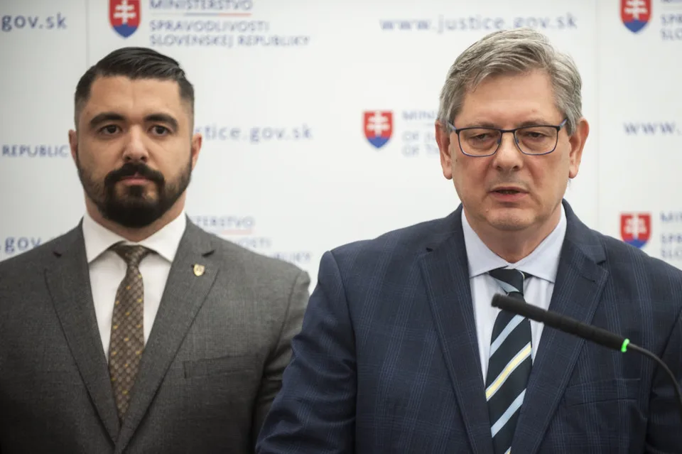 Read more about the article Dojmológia a zaujatosť! Ministerstvo spravodlivosti reaguje na zavádzajúce články Denníka N a SME