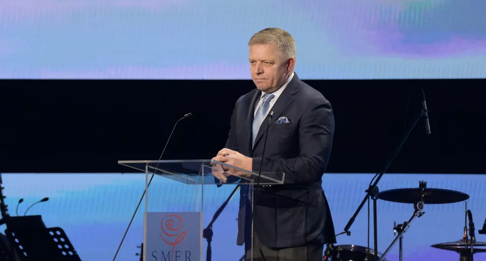 Read more about the article Fico otvorene: Z demokracie sa na Slovensku stalo more pre loď bláznov!