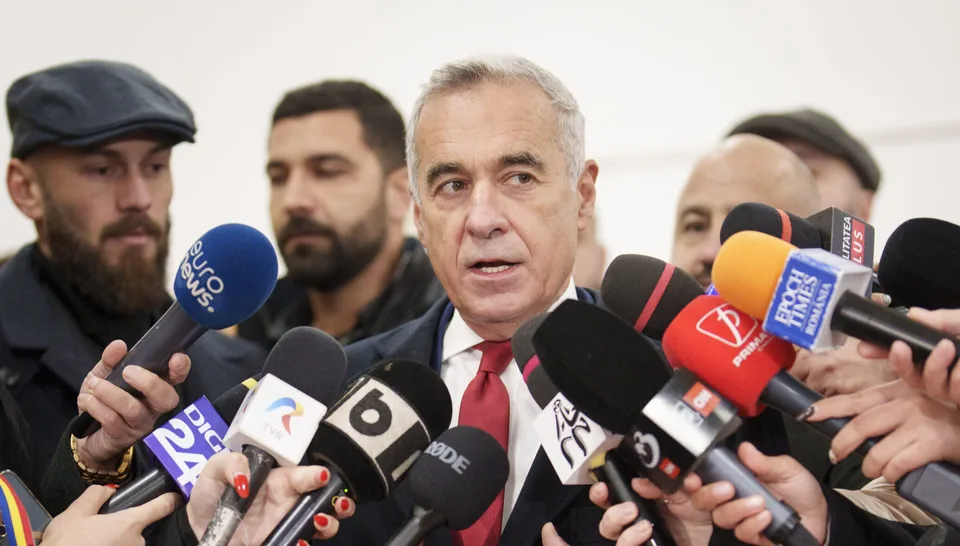 Read more about the article Toto je puč, vyhlásil víťaz prvého kola prezidentských volieb v Rumunsku po ich anulovaní
