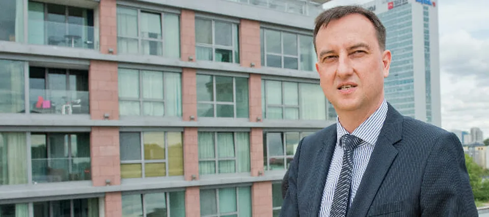 Read more about the article Bývalý saskár frfle na svojich exkolegov. To v akej veci si tu nejaká strana uplatňuje právo veta?!