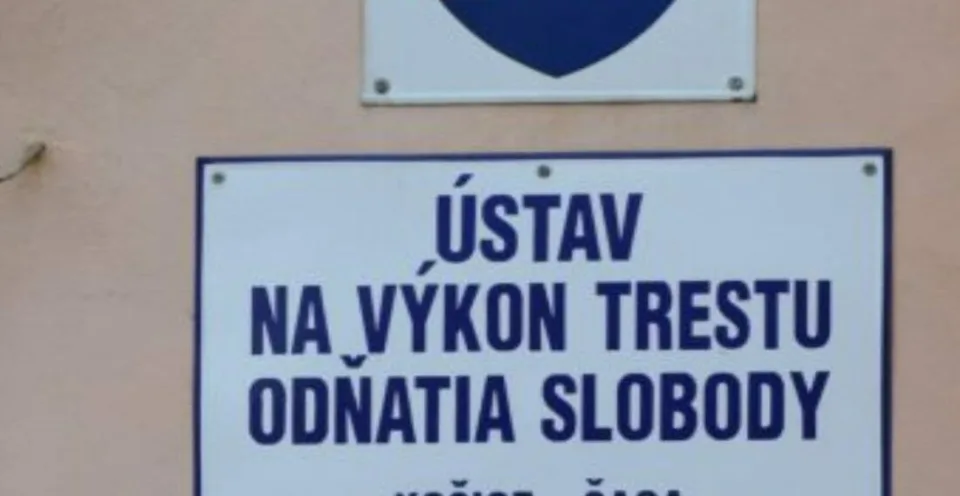 Read more about the article Do basy idú napokon všetci obvinení: Verdikt o väzobnom stíhaní si vypočul aj vyšetrovateľ Mašina!