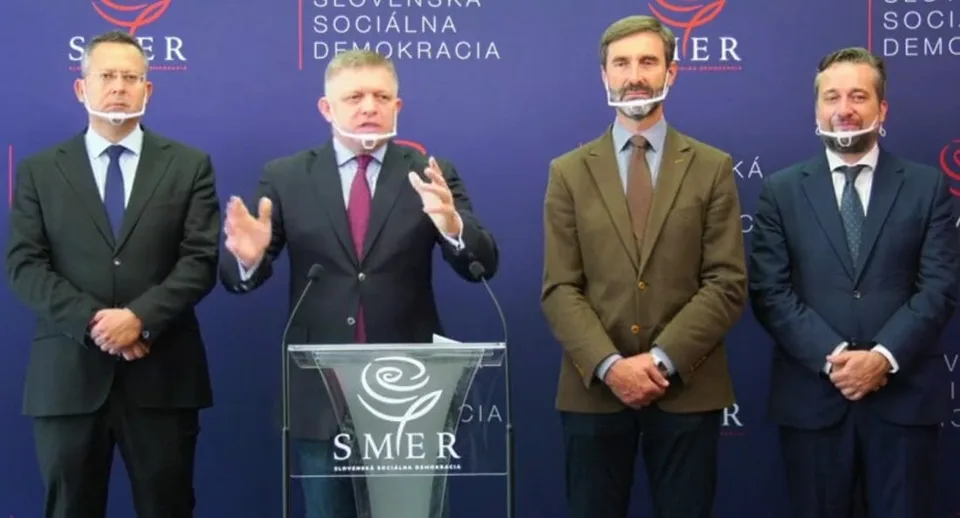 Read more about the article VIDEO Nevzdávajú sa: Ficovci opäť podávajú návrh na odvolanie Mikulca