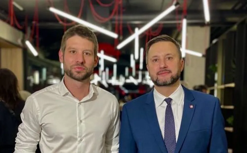 Read more about the article Koniec Vallovho cykloterorizmu, parlament schválil nový zákon, Vajanského nábrežie sa vráti do normálu