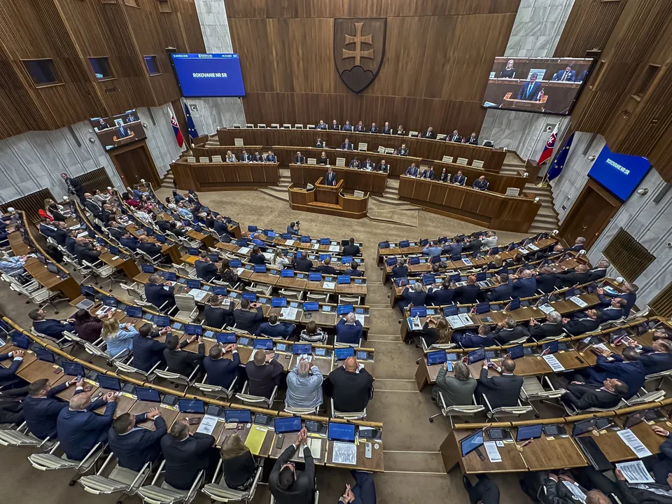 You are currently viewing Vodiči pozor: Vláda práve schválila nové pravidlá cestnej premávky!