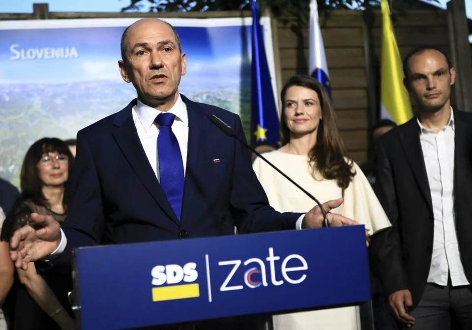 You are currently viewing Vláda v Slovinsku prežíva turbulentné časy, premiéra prirovnávajú k Orbánovi