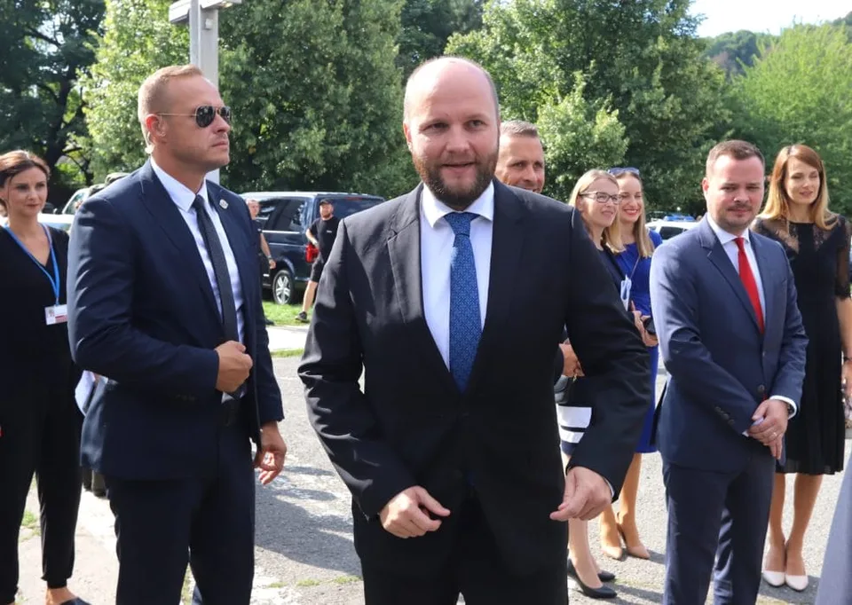 Read more about the article Rusi nám v SNP pomáhali. Na oslavách ich nechceme, podľa Naďa to je správne