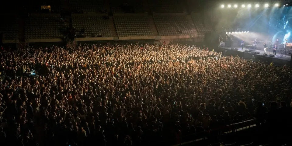 Read more about the article FOTO Pandemický experiment v Barcelone: Koncert videl naživo päťtisícový dav!