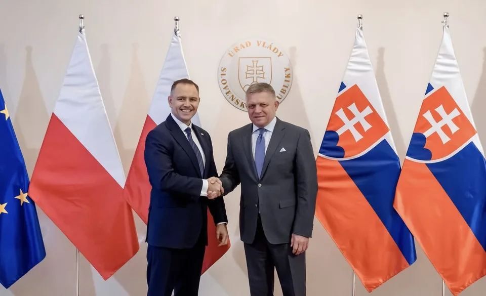 You are currently viewing Fico po stretnutí s Nawrockim: Spolupráca V4 je kľúčovým predpokladom rozvoja SR v európskom priestore