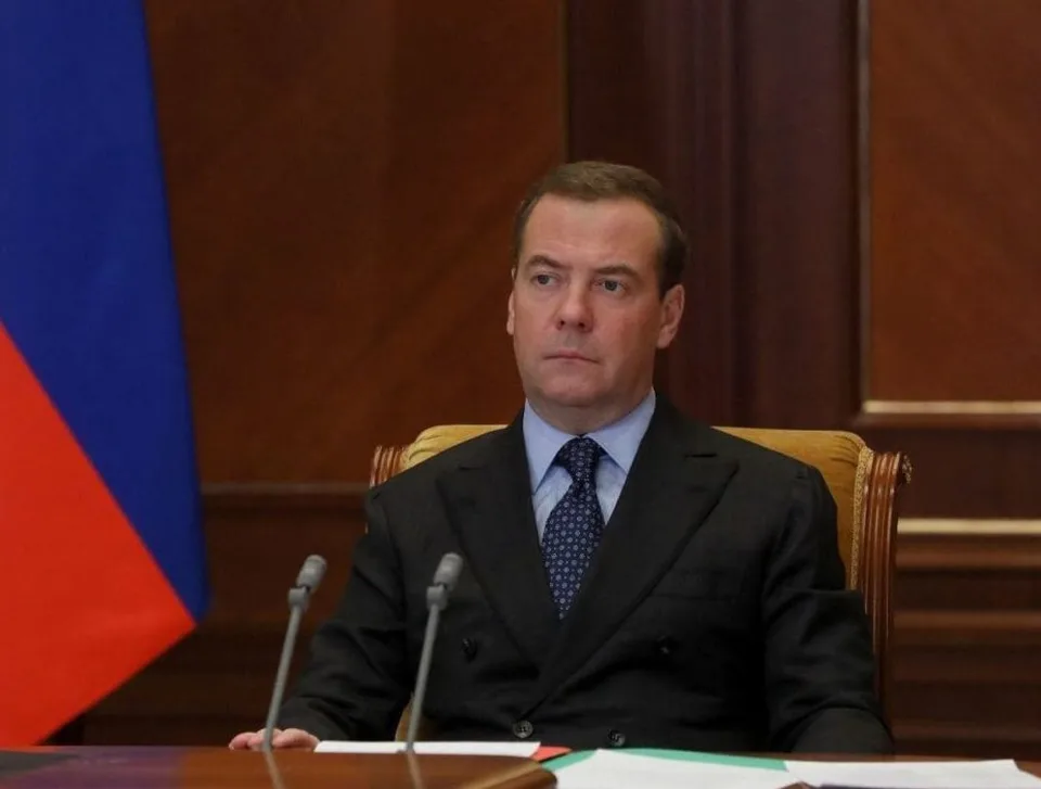 Read more about the article Zelenského najnovší výnos o ruských územiach obývaných Ukrajincami exprezident Medvedev rázne odmieta
