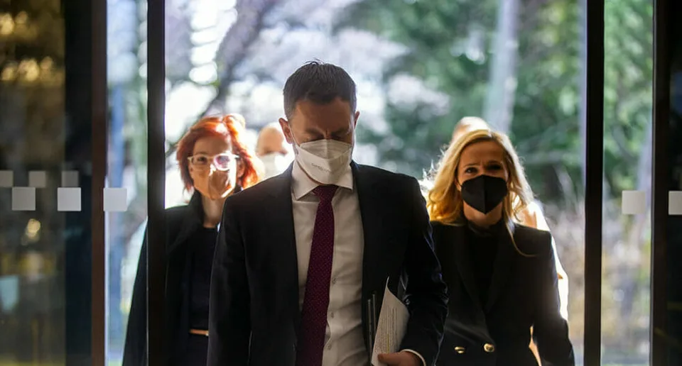 Read more about the article Heger ubezpečuje lekárskych odborárov: Vláda má v pláne začať riešiť problémy v zdravotníctve