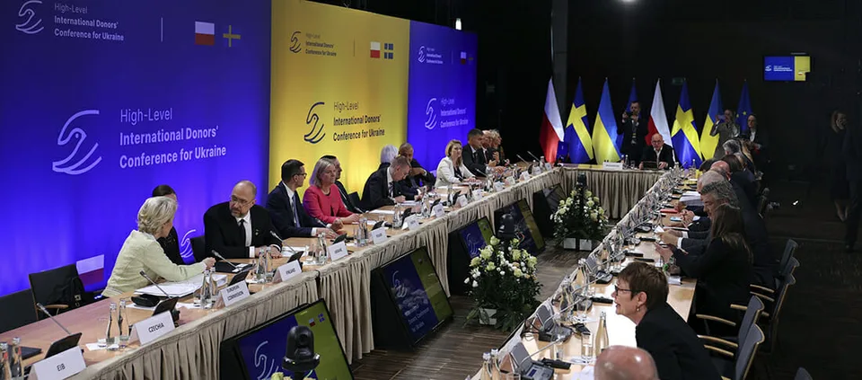 Read more about the article Premiér sa zúčastnil darcovskej konferencii vo Varšave: Slovensko poslalo na Ukrajinu vyše pol milióna eur!