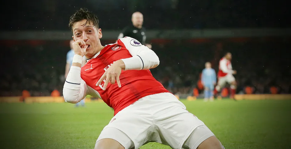 Read more about the article Özila sklamalo vynechanie zo zostavy Arsenalu: “Budem ešte bojovať”