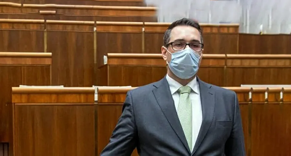Read more about the article Posielal nezaočkovaných do Afganistanu, teraz poslanec svoje slová vysvetľuje!