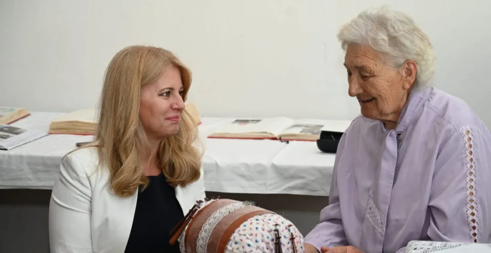 Read more about the article Časť seniorov Čaputová potešila. Pri zákone o profesionálnych rodičoch, ale uplatnila veto! Prečo?