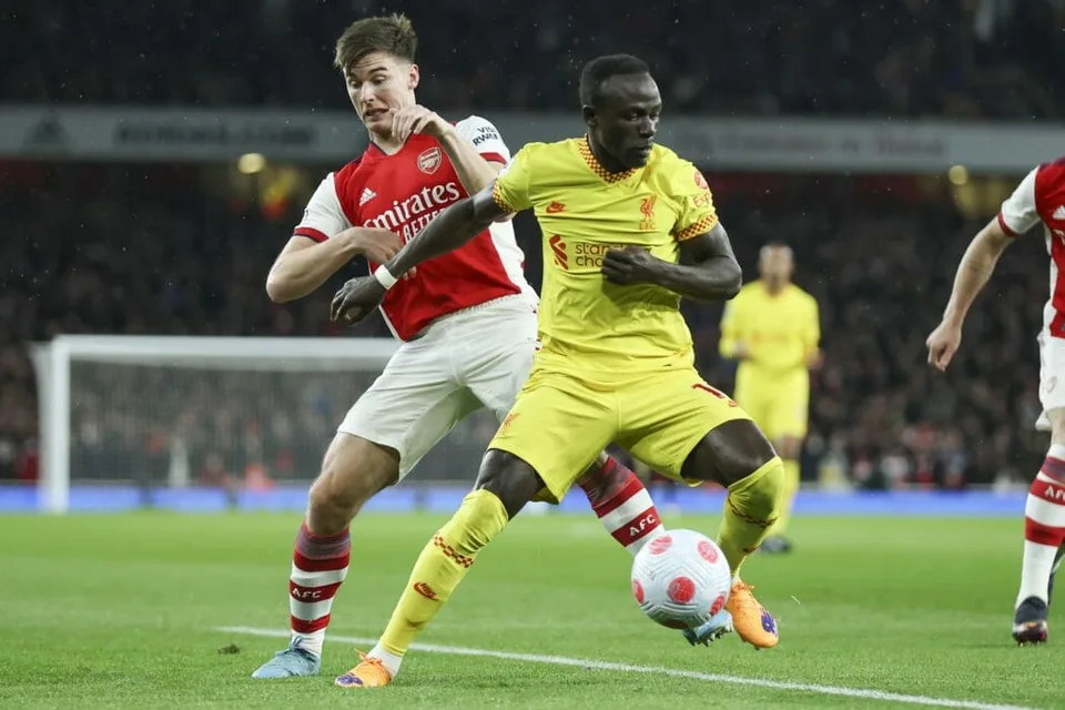 Read more about the article Liverpool zdolal v dohrávke Arsenal a stiahol náskok na obhajcu na bod