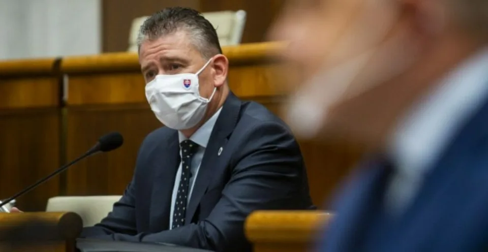 Read more about the article VIDEO Nielen Mikulec reaguje na Fica: Šéfovi Smeru posielajú štipľavé odkazy aj koaličné strany