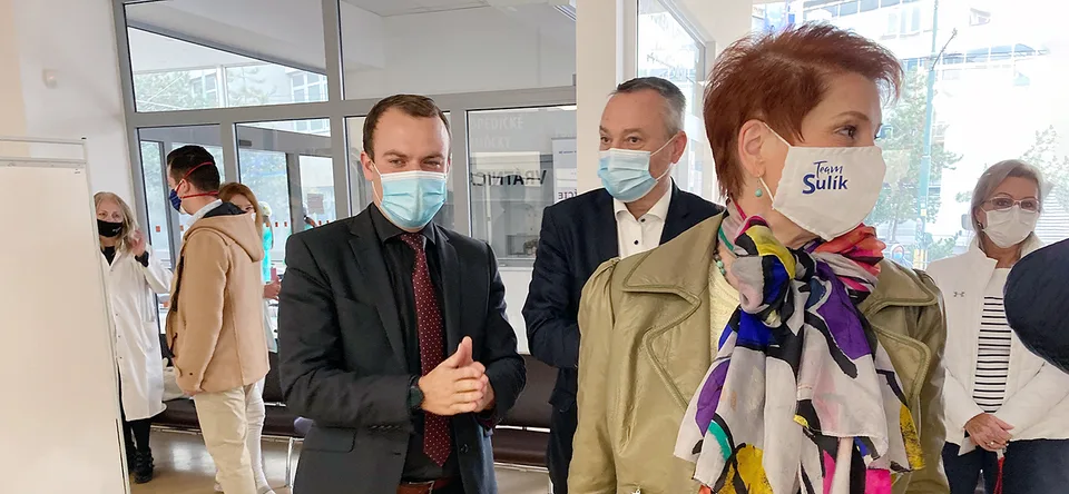 Read more about the article Poslanci nabehli na hromadné testovanie: Už majú prvých pozitívnych