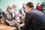 Eduard Heger medzi seniormi v Spišskej Novej Vsi.