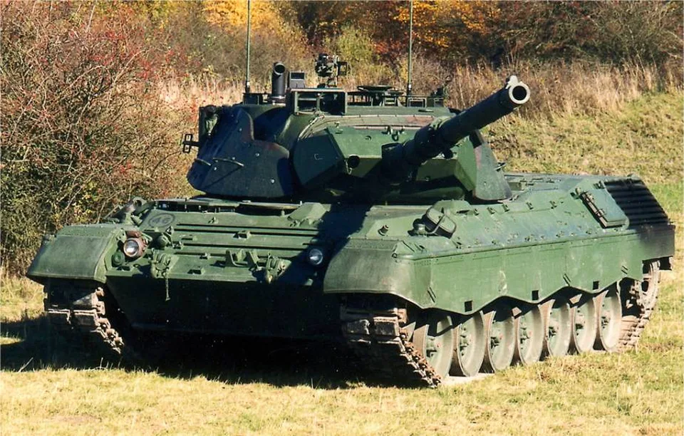 Read more about the article Švajčiari neustúpia a do vojny sa odmietajú zapojiť. Dodávku 96 tankov Ukrajine zablokovali