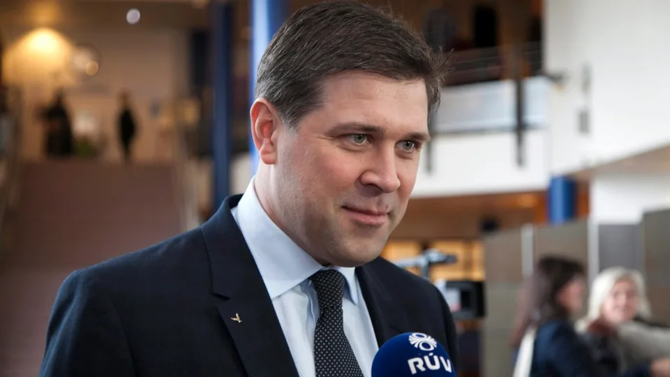 Read more about the article Koaličná vláda na Islande sa rozpadla, predčasné voľby budú zrejme v novembri