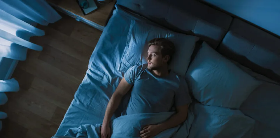 Read more about the article Ako na lepší spánok: Odborníci radia, čo vynechať a čo pridať do večernej rutiny