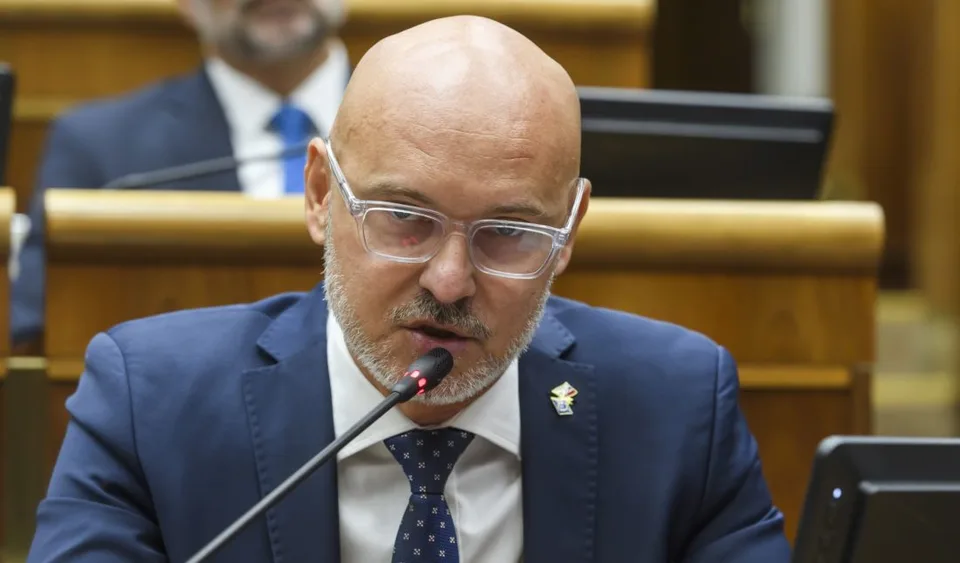Read more about the article Gröhling sa pustil do kritiky vlády: TOTO liberálovi prekáža na zákone o medveďoch