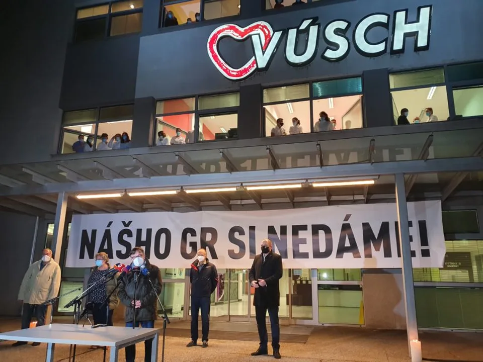 Read more about the article Krajčího hutník na čele VÚSCH v Košiciach chce ďalších medikov! Budú aj operovať?