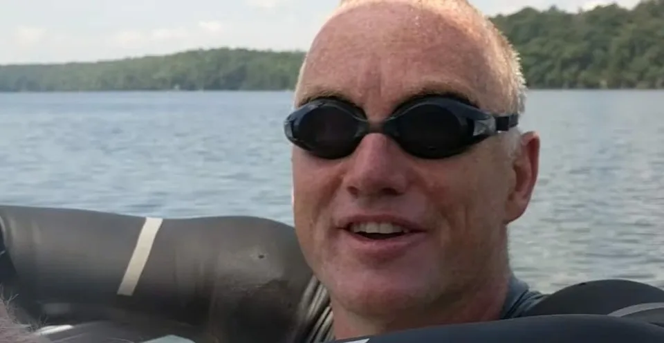 Read more about the article Plávaním v Dunaji upozorňuje na čistotu toku. Nemecký profesor navštívil Bratislavu