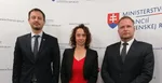 November 2020: Minister financií Eduard Heger (vľavo) predstavil nového šéfa Finančnej správy Jiřího Žežulku (vpravo).