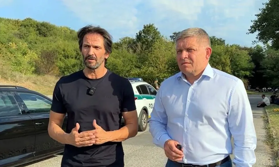 Read more about the article VIDEO Fico: VLÁDA ZATVOR HRANICE! Z vlády sa stala zločinecká skupina, organizuje nelegálny prechod migrantov cez Slovensko