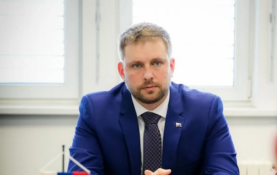 Read more about the article Zdravotníctvo pred kolapsom? Lekári hrozia ďalšími výpoveďami a vláda pripravuje mimoriadne opatrenia