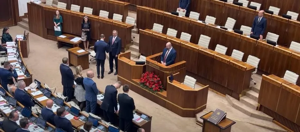 Read more about the article VIDEO Noví poslanci zložili slávnostný sľub! Začala sa ustanovujúca schôdza NR SR