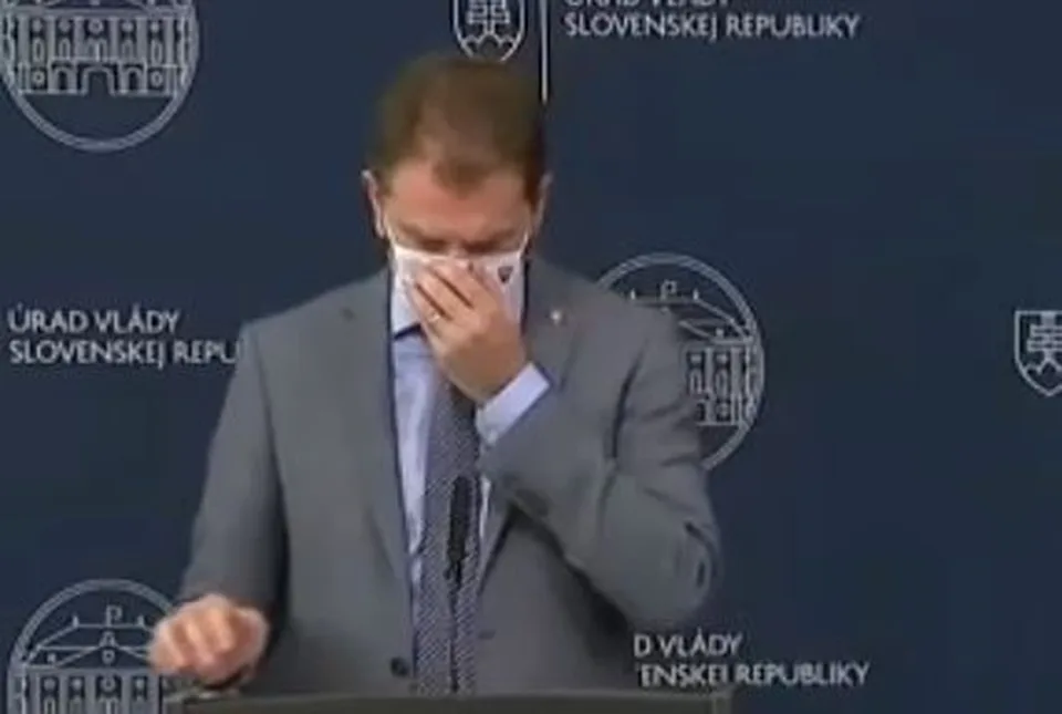 Read more about the article Matovič kašľal na tlačovke. Pripustil, že môže byť pozitívny