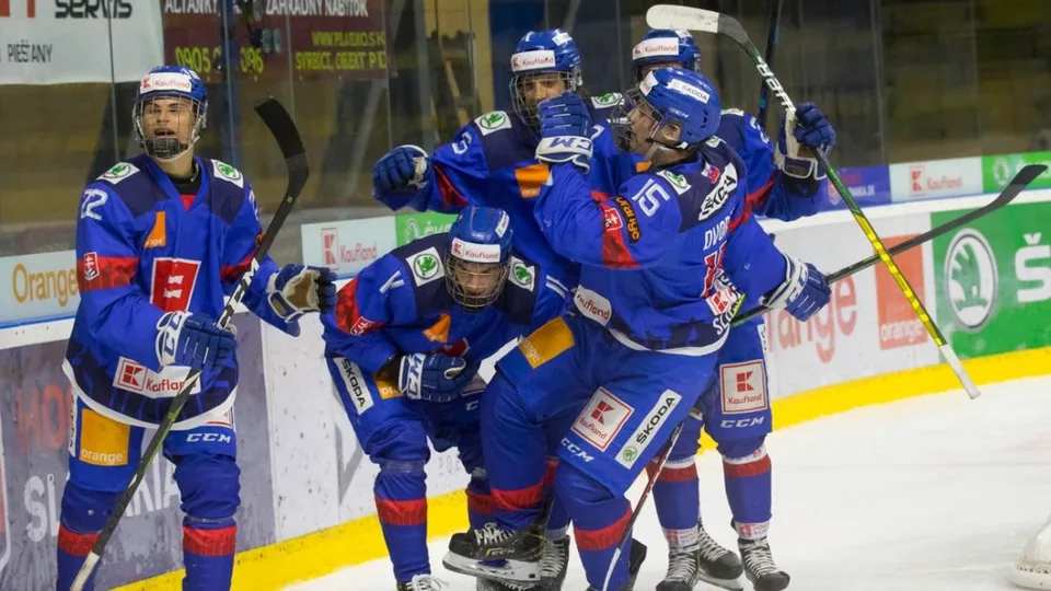 Read more about the article Skvelý úspech mladých Slovákov: Víťazstvo nad Fínskom a postup do semifinále šampionátu!