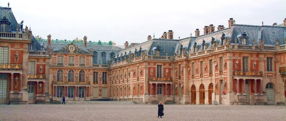 Read more about the article Zámok vo Versailles pri Paríži evakuovali tento týždeň šesťkrát!
