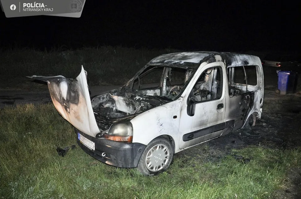 Read more about the article Podpaľač skončil vo väzbe! Polícia odhalila muža, ktorý ohňom ničil autá pri Šali