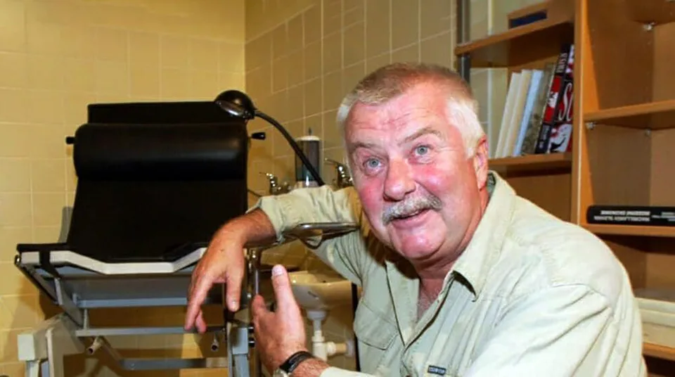 Read more about the article Herec Ladislav Potměšil zomieral nemý. Hlasivky mu spálili!