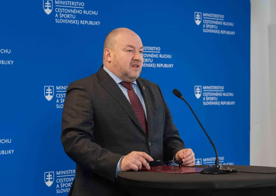 Read more about the article Ministerstvo stoplo financie pre futbalový zväz: Huliak hovorí o „závažnom podozrení“