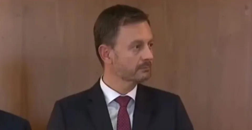 Read more about the article VIDEO Novinárka naložila Hegerovi: Odpovedáte tu absolútnymi frázami, vôbec nerozumiem, čo hovoríte!