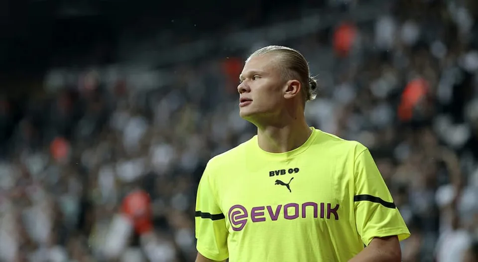 Read more about the article Hnev fanúšikov Dortmundu: Výrobca dresov to pokašlal, musel sa ospravedlniť!