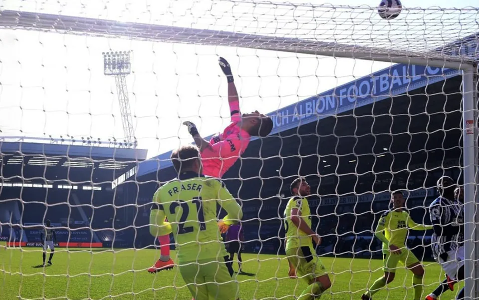 Read more about the article Martin Dúbravka s prvým čistým kontom, Leicester zdolal Brighton