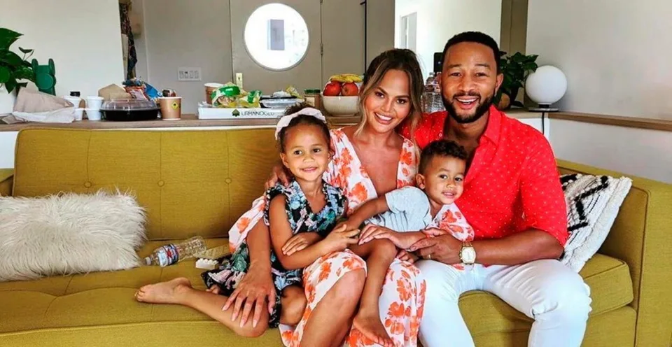 You are currently viewing Chrissy Teigen prišla o tretie dieťa: Svetu popísala obrovskú bolesť