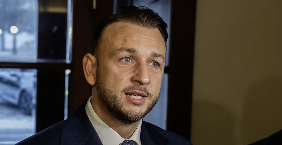 Read more about the article Šutaj Eštok odkazuje Naďovi a jeho Demokratom, aby sa ospravedlnili a zaplatili za referendum
