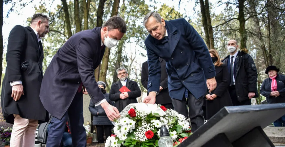 Read more about the article Weiss je sklamaný: Pápež ukázal, že našu históriu pozná lepšie, ako naši najvyšší ústavní činitelia!