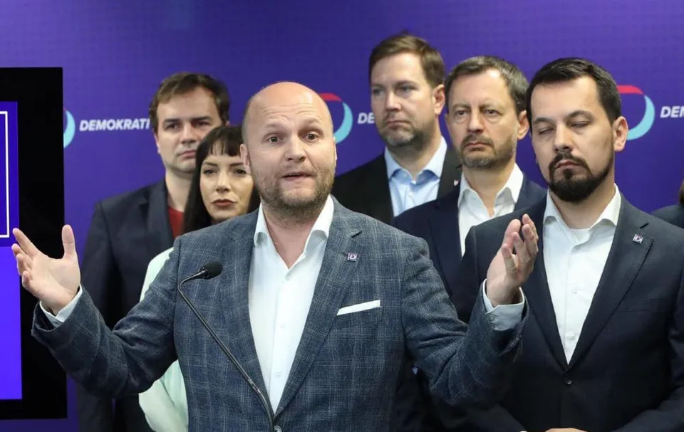 Read more about the article Politológ Hrabko: Takáto nízka účasť na referende ešte nebola a asi už ani nebude